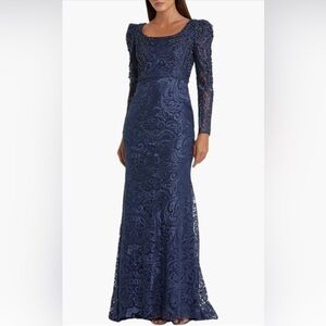 NWOT Mac Duggal Embroidered Applique Shoulder Detail Trumpet Gown size 12